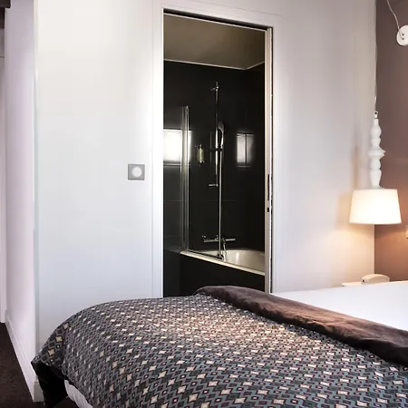 Marais Hotel