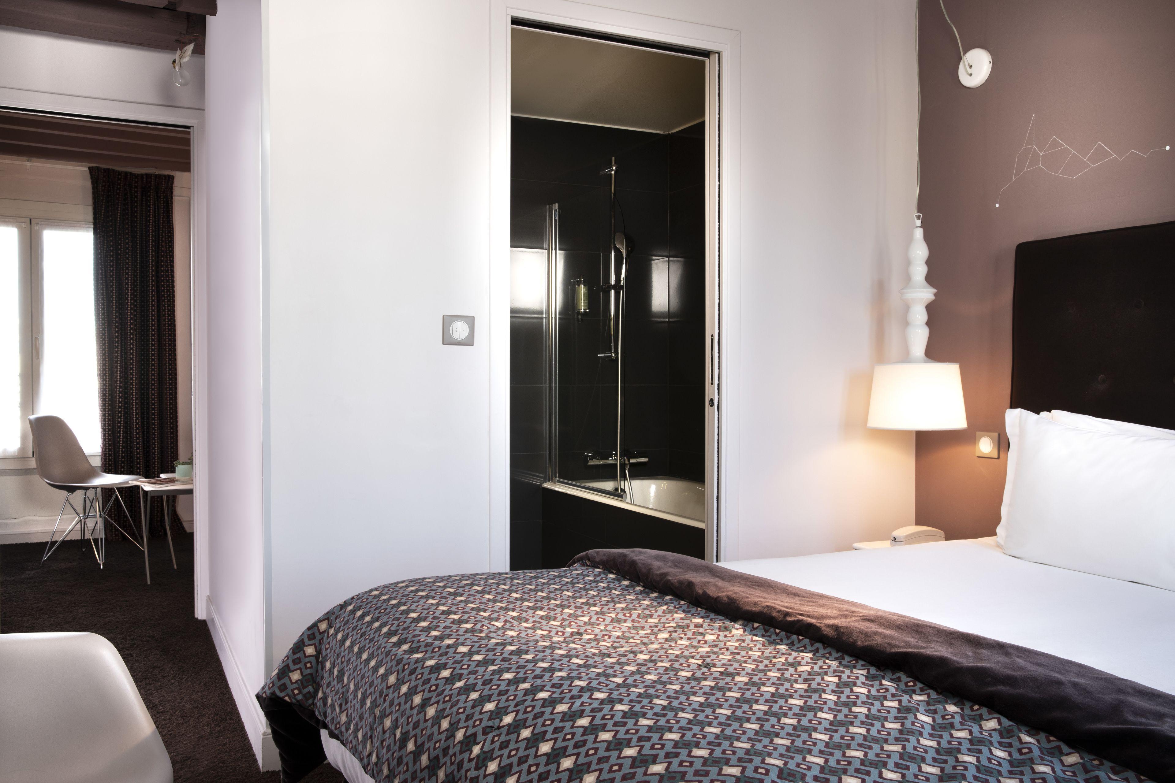 Marais Hotel